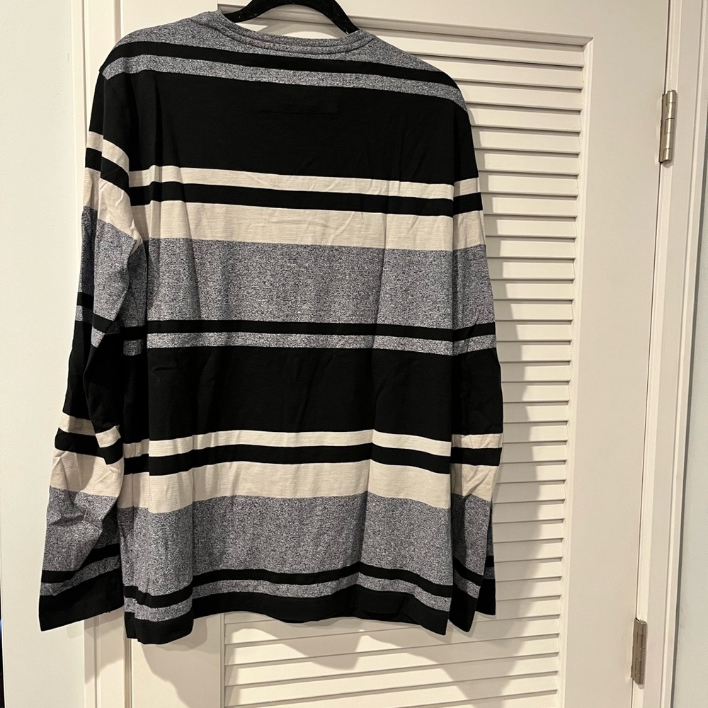 Men's Banana Republic Luxury Touch long sleeve shirt - Picture 3 of 3